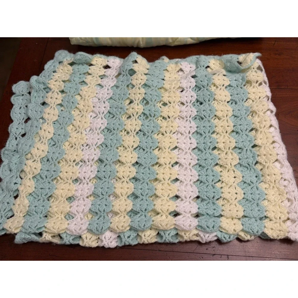 Vintage Plaid Gingham Baby Comforter Quilt Shaped Fringe Pillow Crochet‎ Blanket